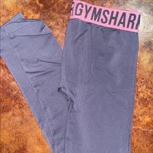 Gym shark leggings